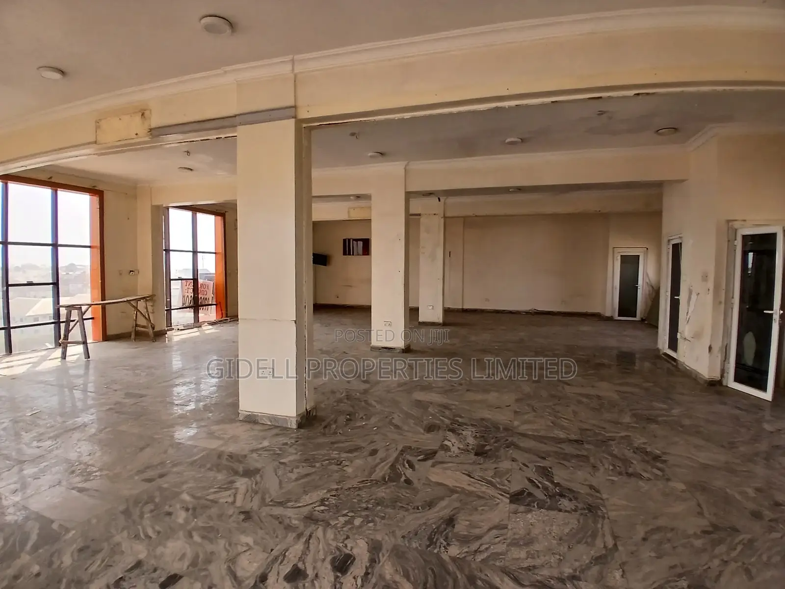 130sqm 168sqm Shop / Office Space on the Ground Fourth Floors