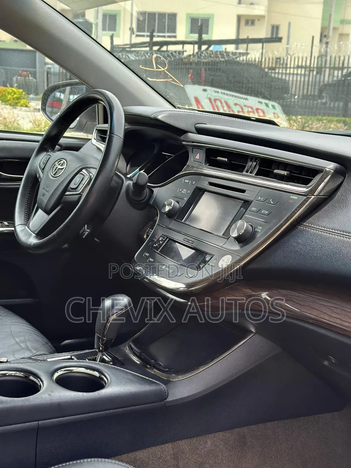 Toyota Avalon XLE Premium Sedan FWD (3.5L 6cyl 6A) 2013 Gray