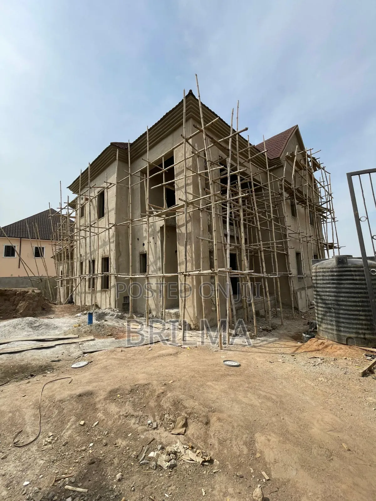 6bdrm Duplex in Life Camp for sale