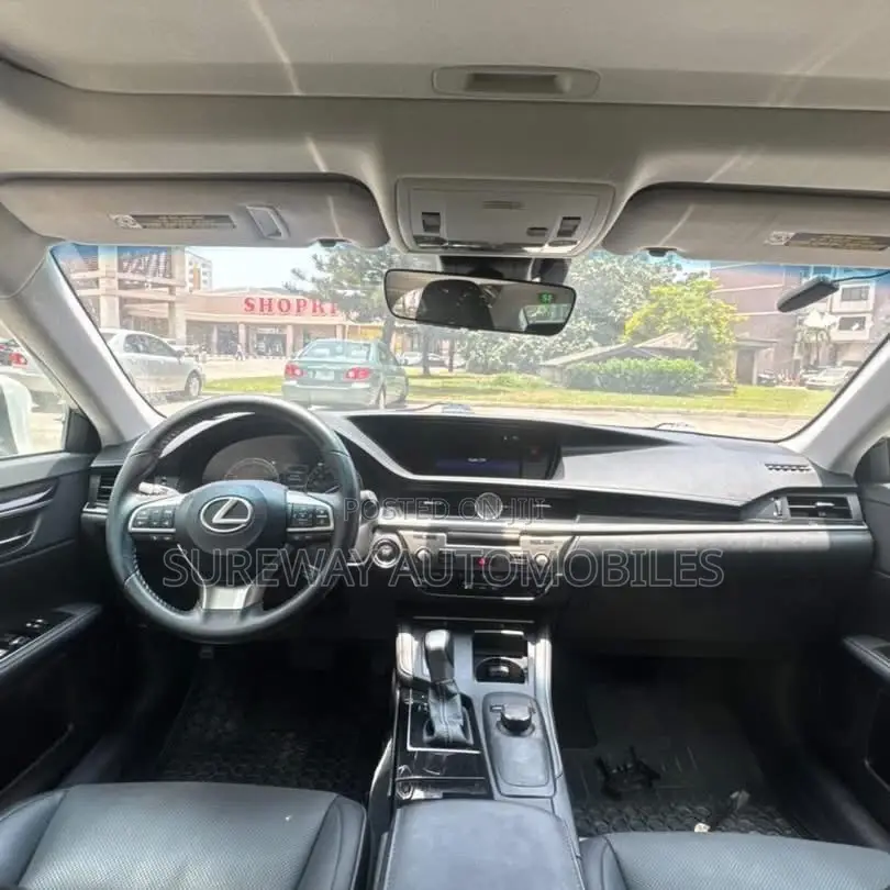 Lexus ES 350 FWD 2017 White
