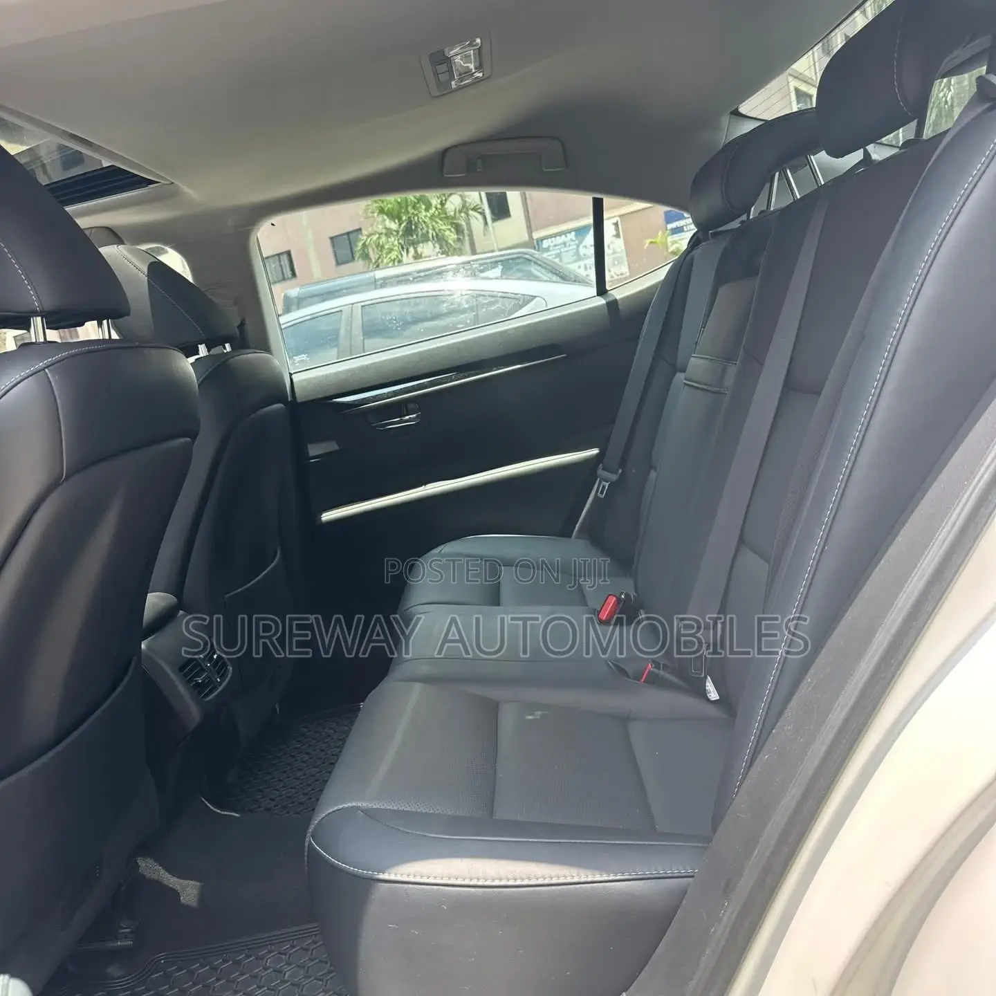 Lexus ES 350 FWD 2017 White