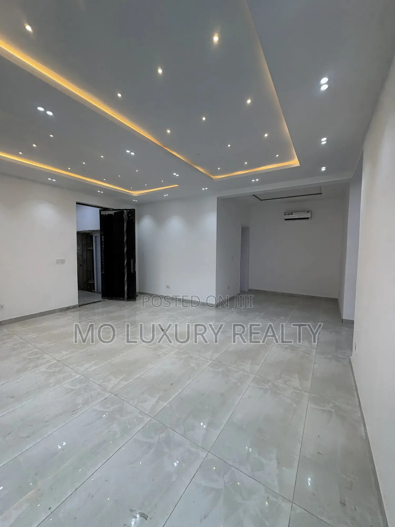 3bdrm Apartment in Lekki Phase 1 for rent