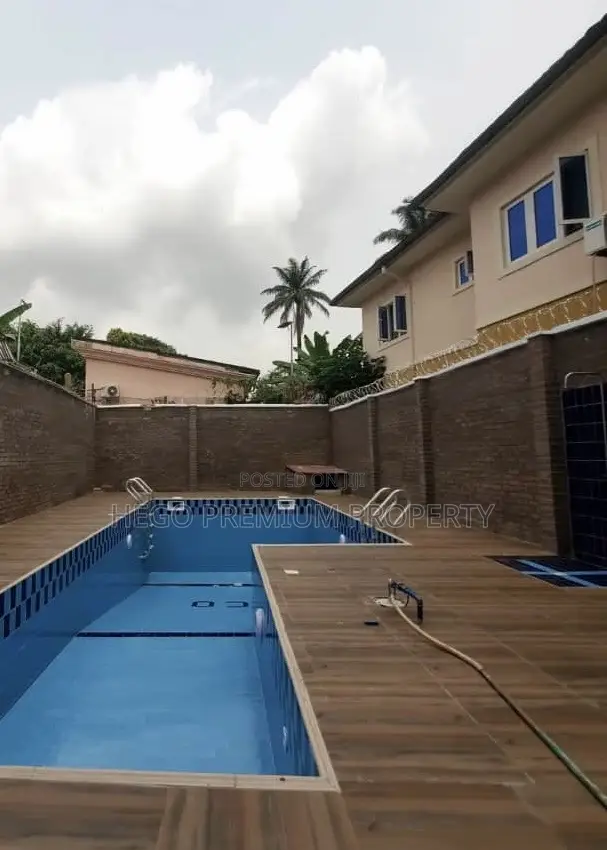 4bdrm Duplex in Old Gra for rent