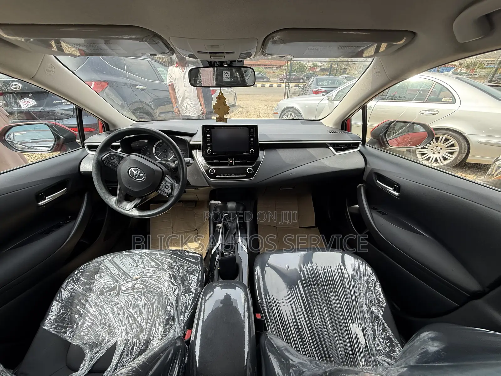 Toyota Corolla LE 2021 Red