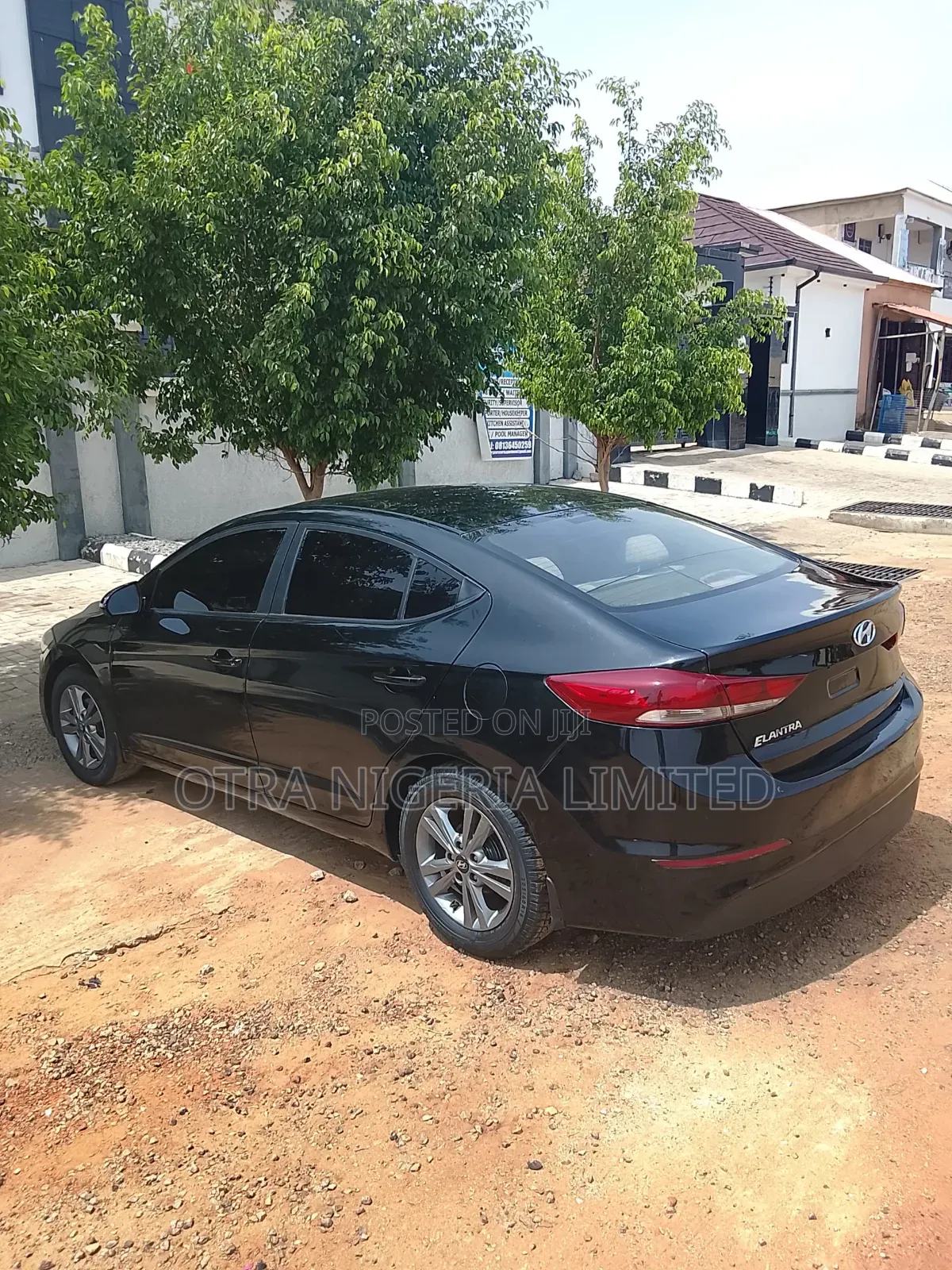 Hyundai Elantra Limited Sedan FWD (2.0L 4cyl 6A) 2017 Black