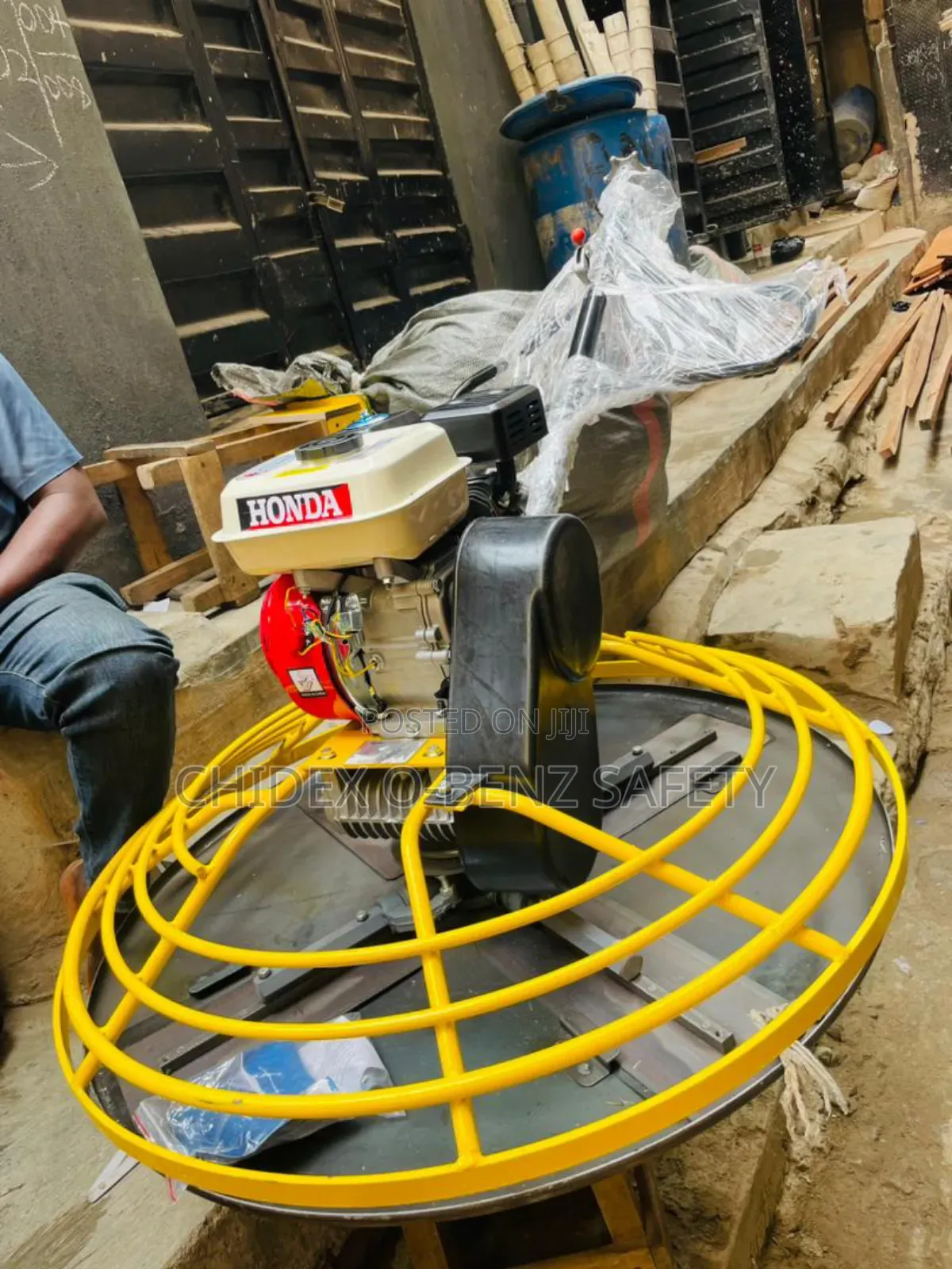 Honda Gasoline Power Trowel Machine