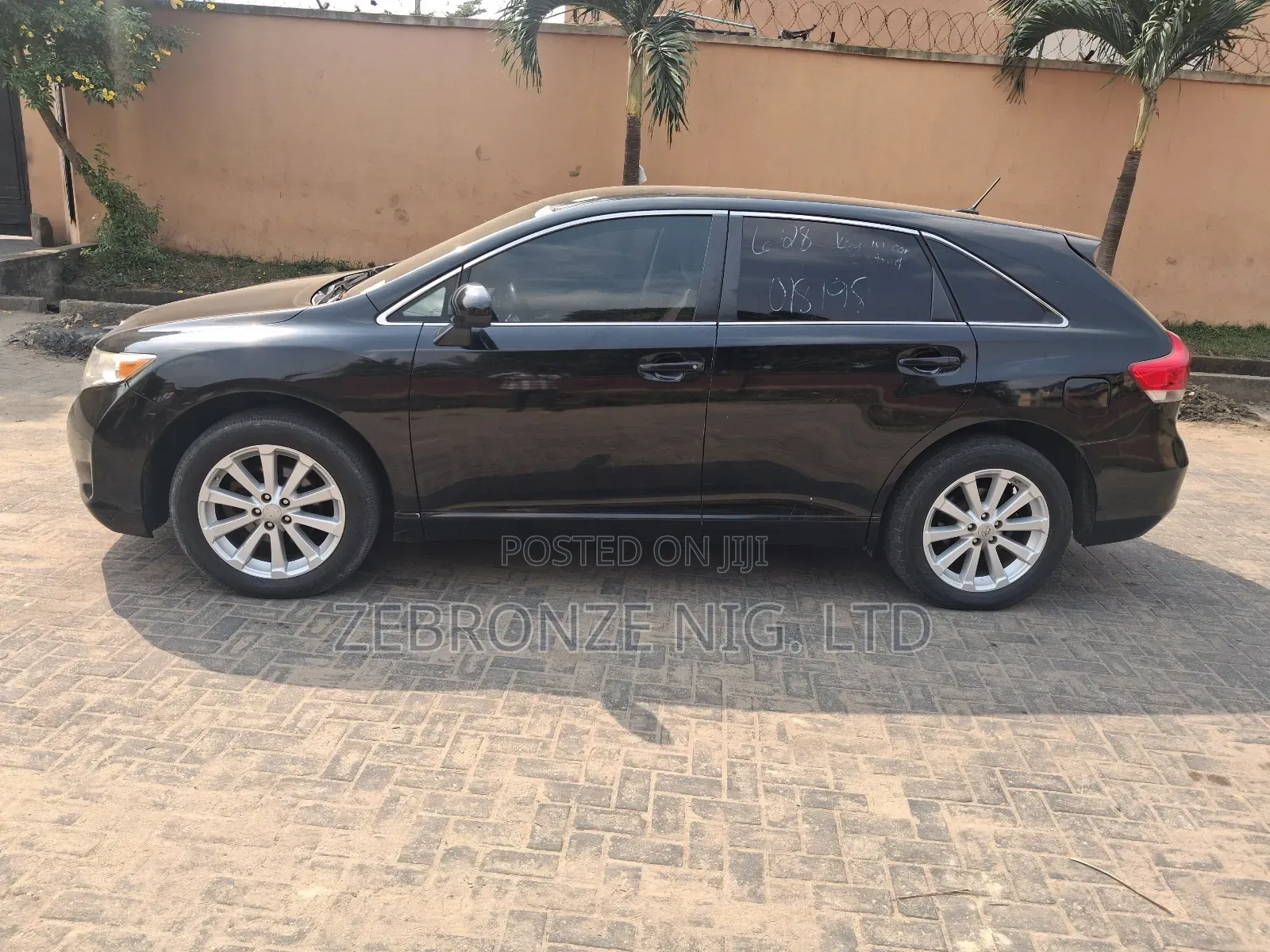 Toyota Venza LE 2011 Black