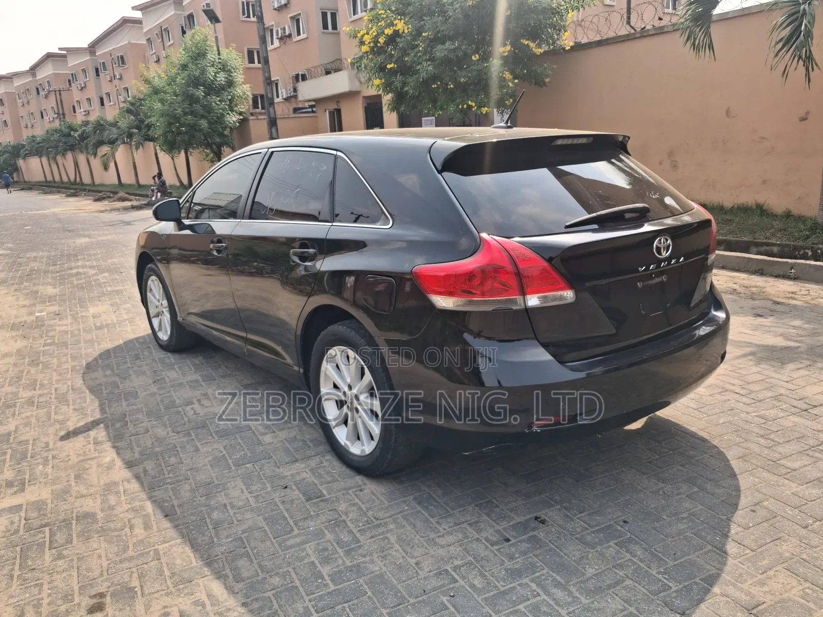Toyota Venza LE 2011 Black