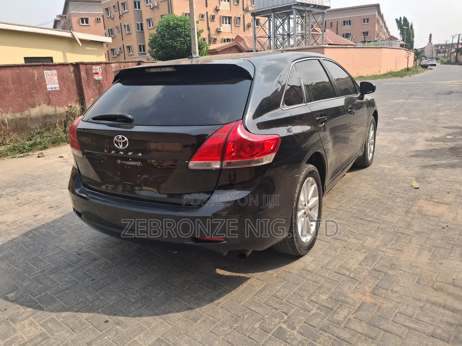 Toyota Venza LE 2011 Black