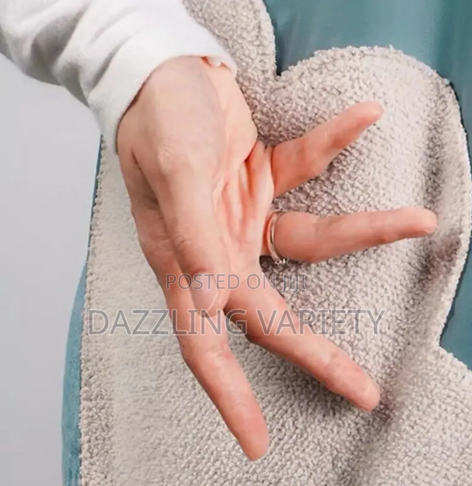 High-Quality Waterproof Kitchen Apron With Pocket and Side Napkins