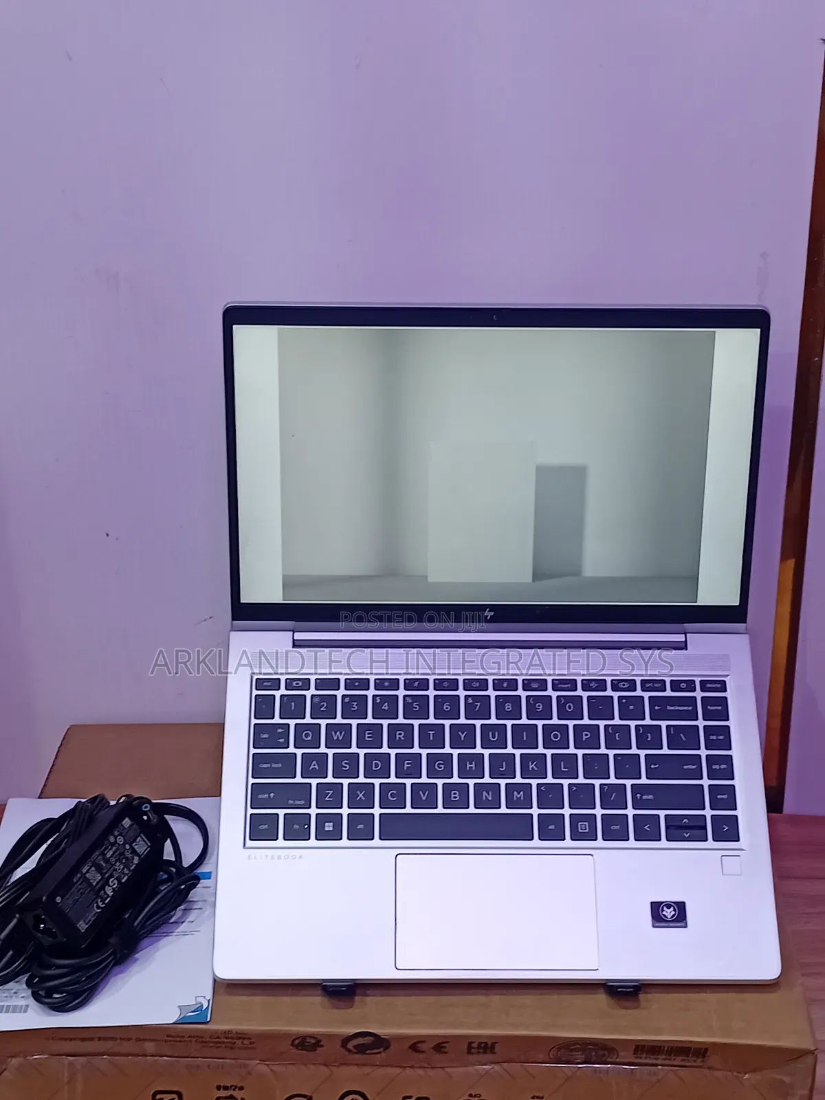 New Laptop HP 430 G4 16GB AMD Ryzen 5 SSD 256GB