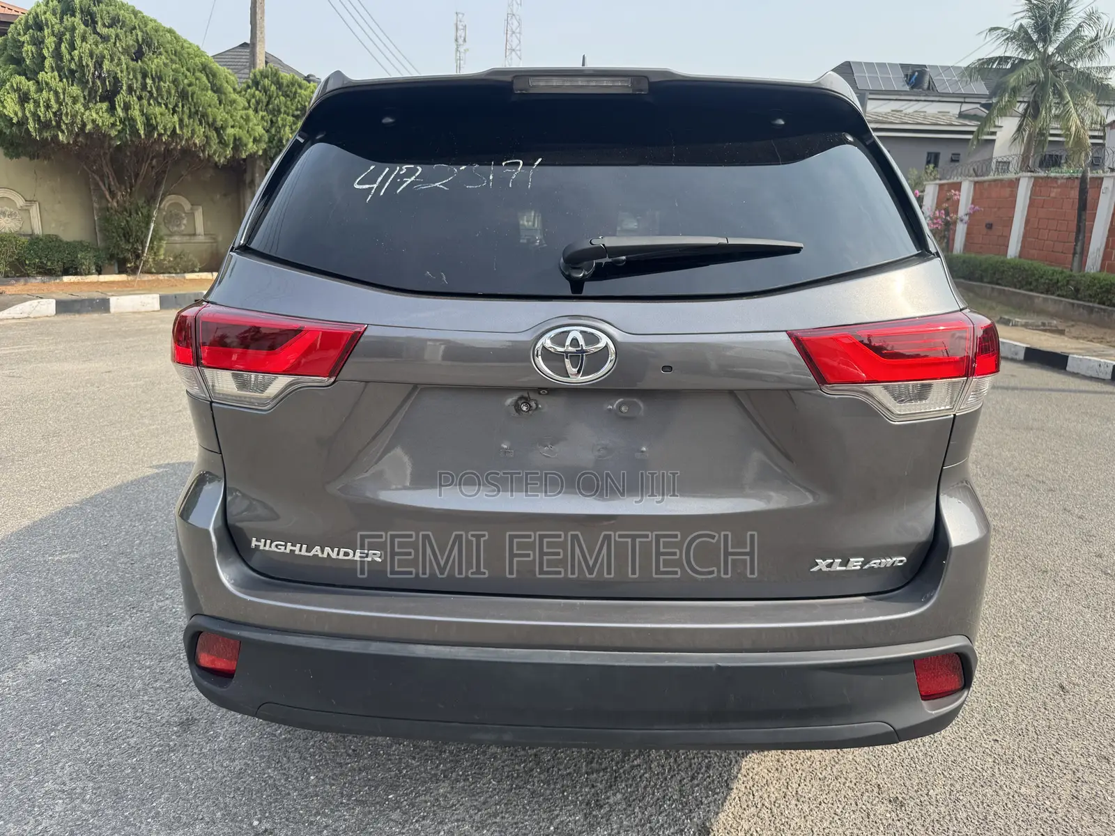 Toyota Highlander XLE 4dr SUV AWD (3.5L 6cyl 6A) 2015 Gray