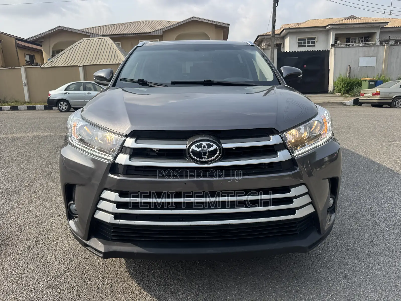 Toyota Highlander XLE 4dr SUV AWD (3.5L 6cyl 6A) 2015 Gray