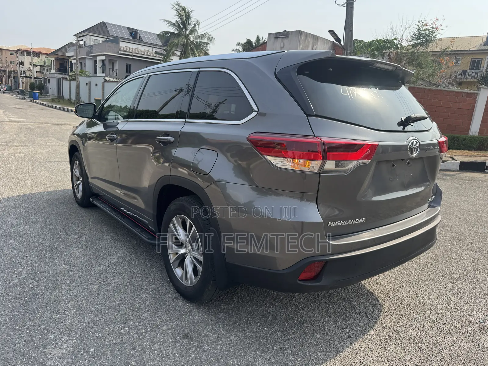 Toyota Highlander XLE 4dr SUV AWD (3.5L 6cyl 6A) 2015 Gray
