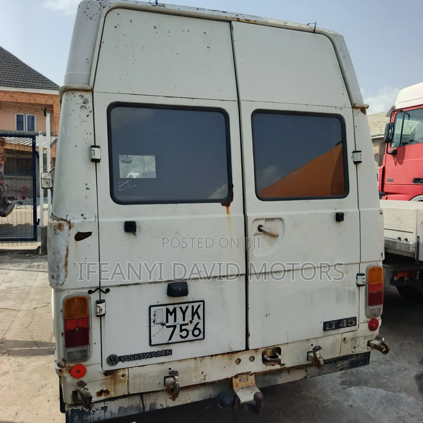 Volkswagen LT 2000 White