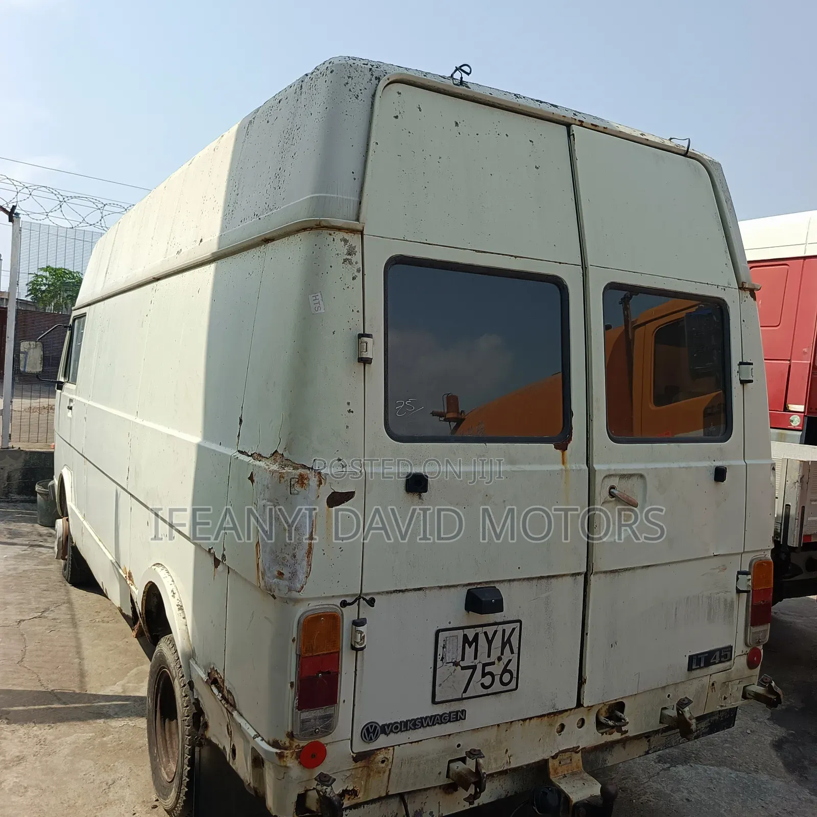 Volkswagen LT 2000 White