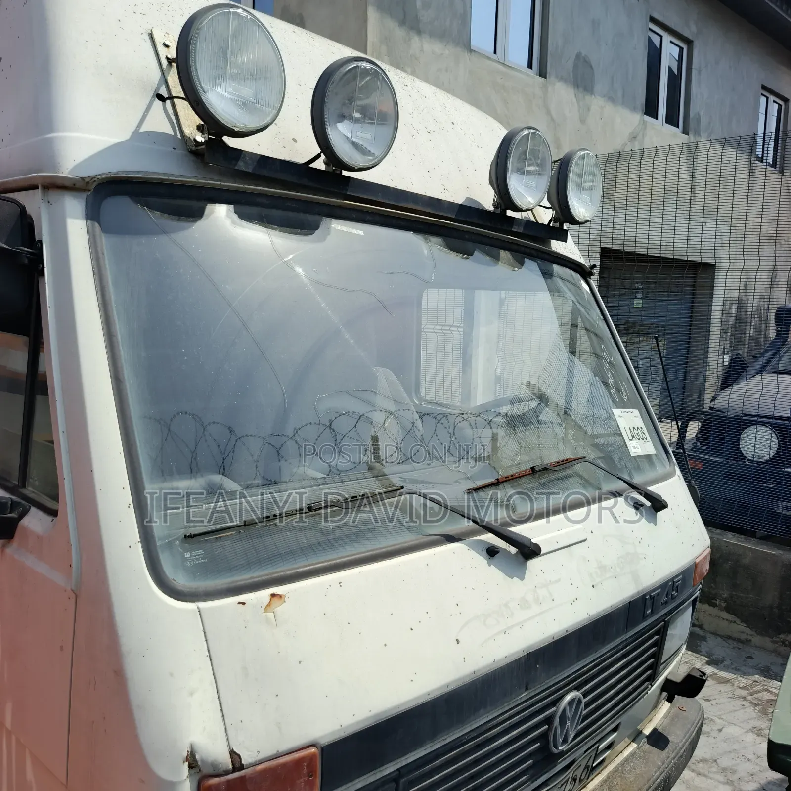 Volkswagen LT 2000 White