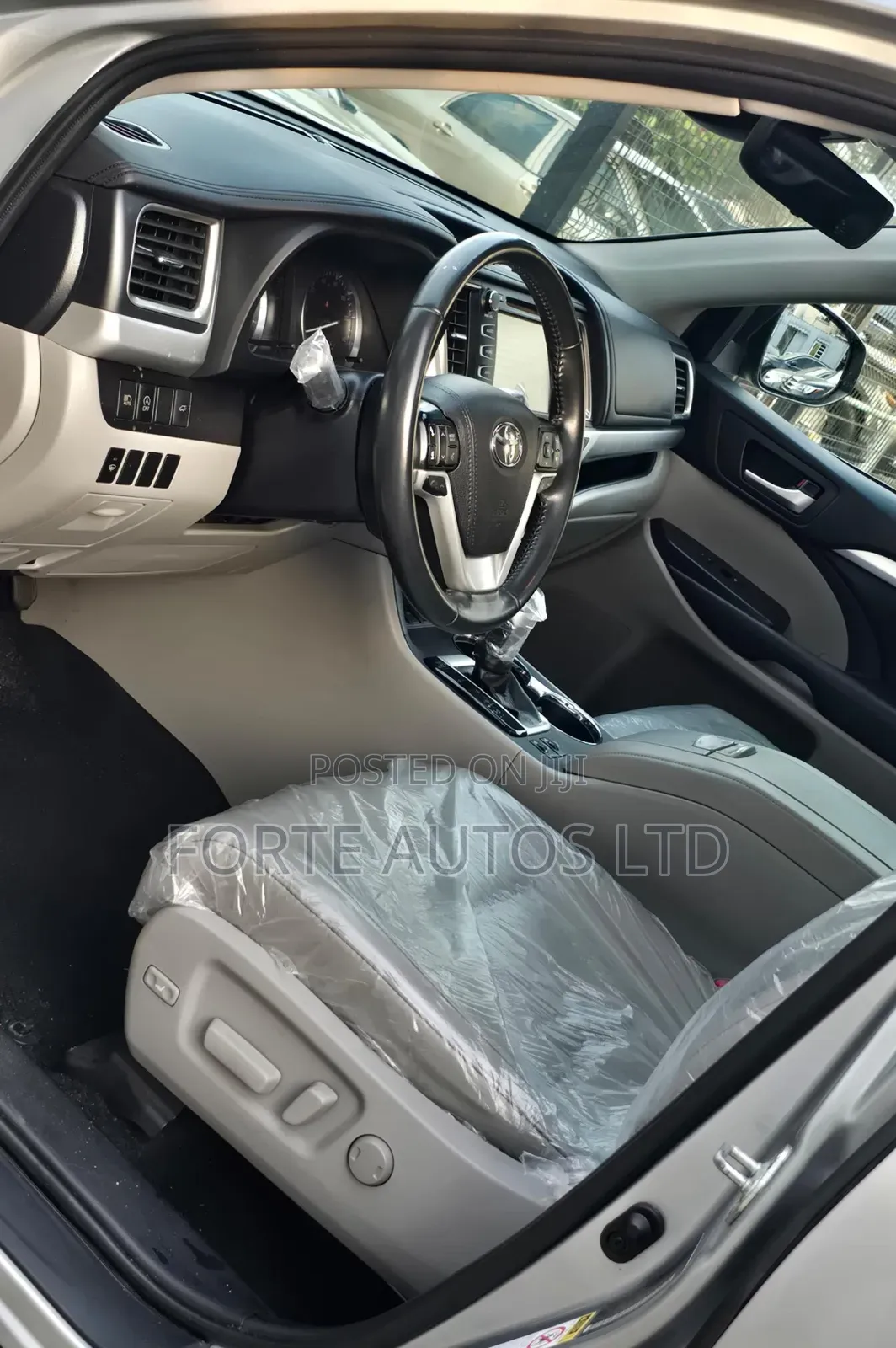 Toyota Highlander XLE 2019 Silver