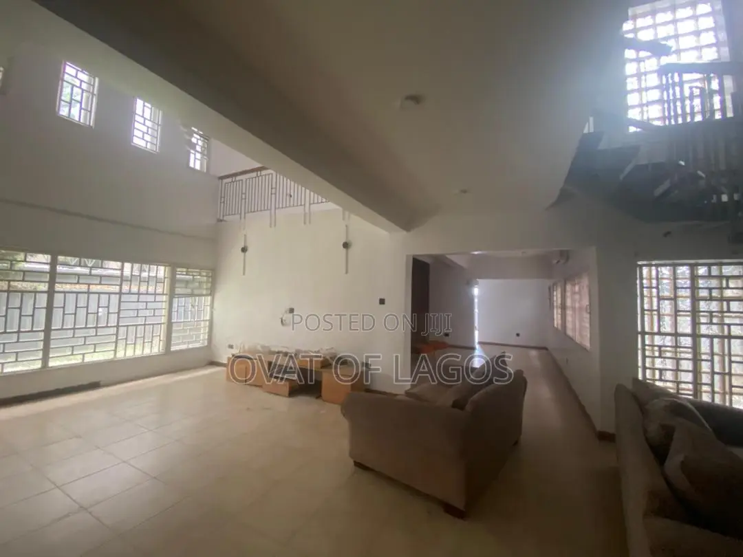 4bdrm Duplex in Lekki Phase 1 for rent