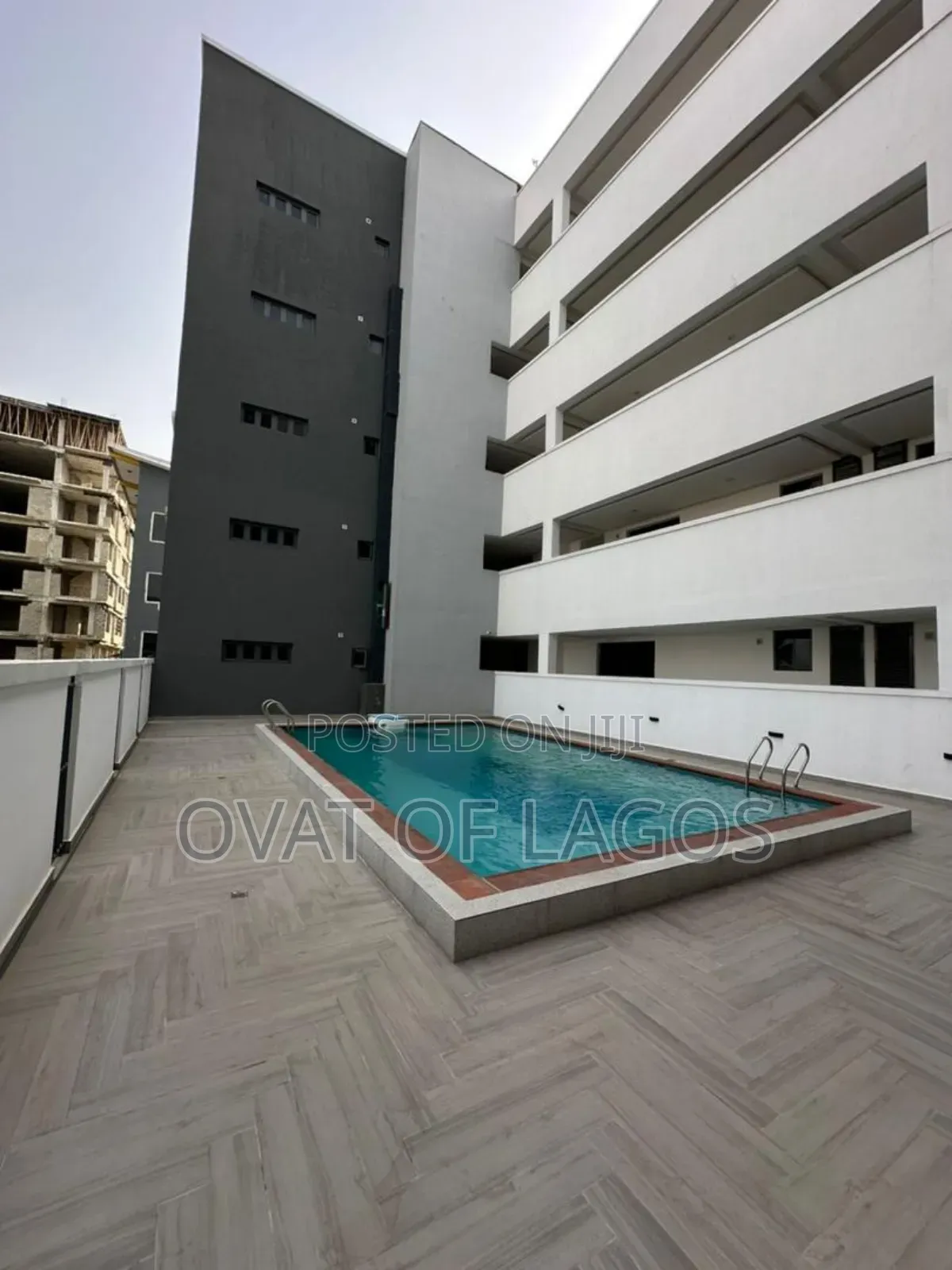 3bdrm Apartment in Lekki Phase 1 for sale