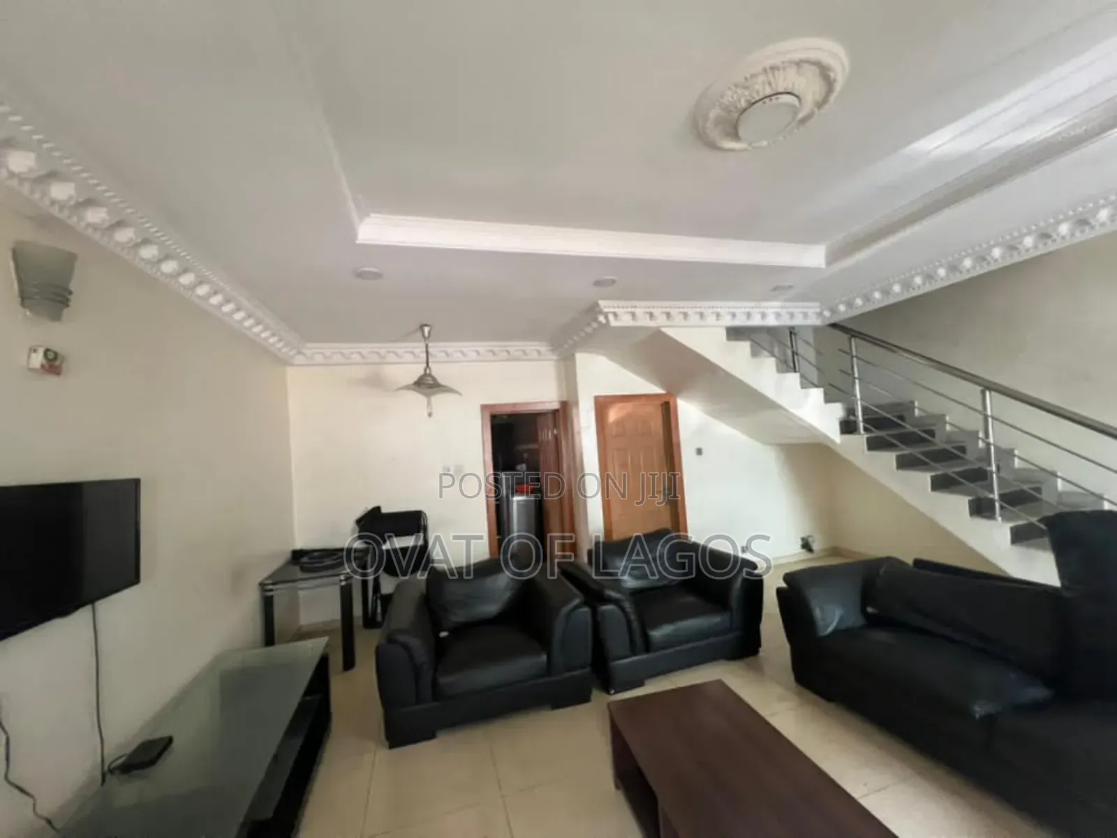 4bdrm Duplex in Chevron Drive for sale