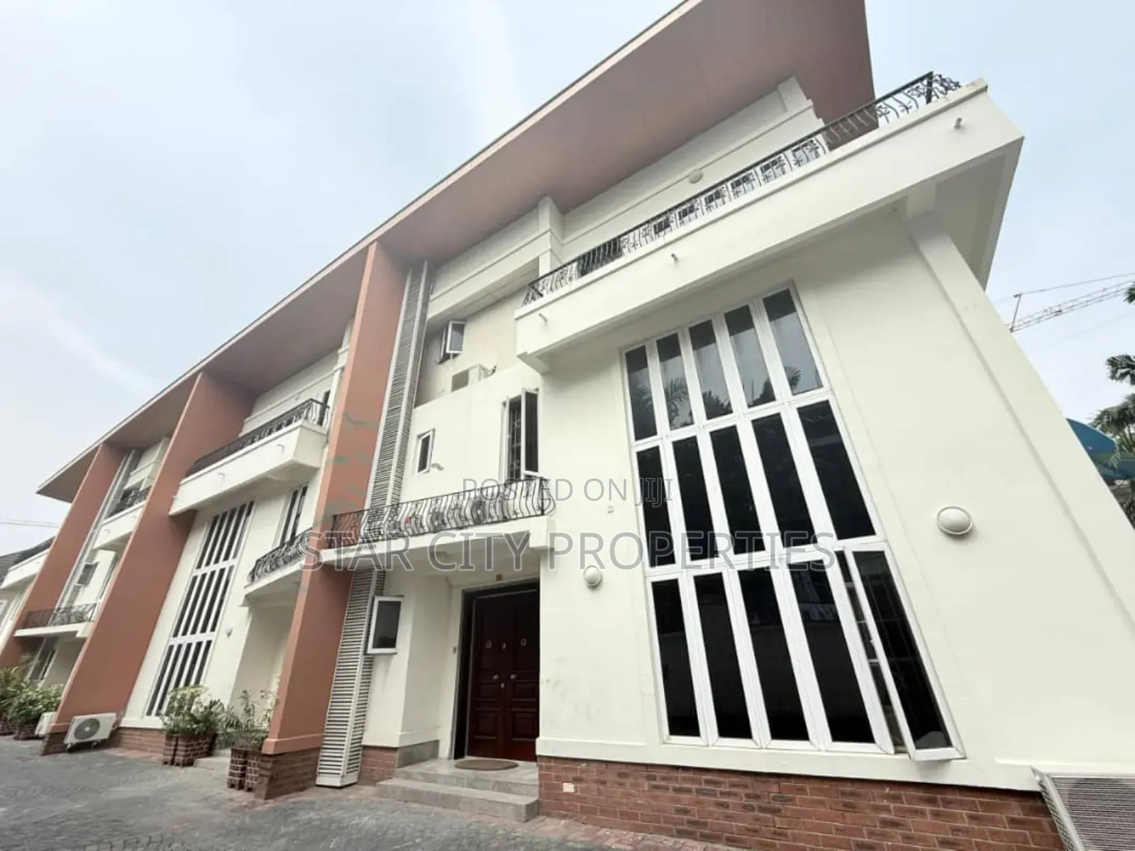5bdrm Townhouse / Terrace in Banana Island Ikoyi for rent