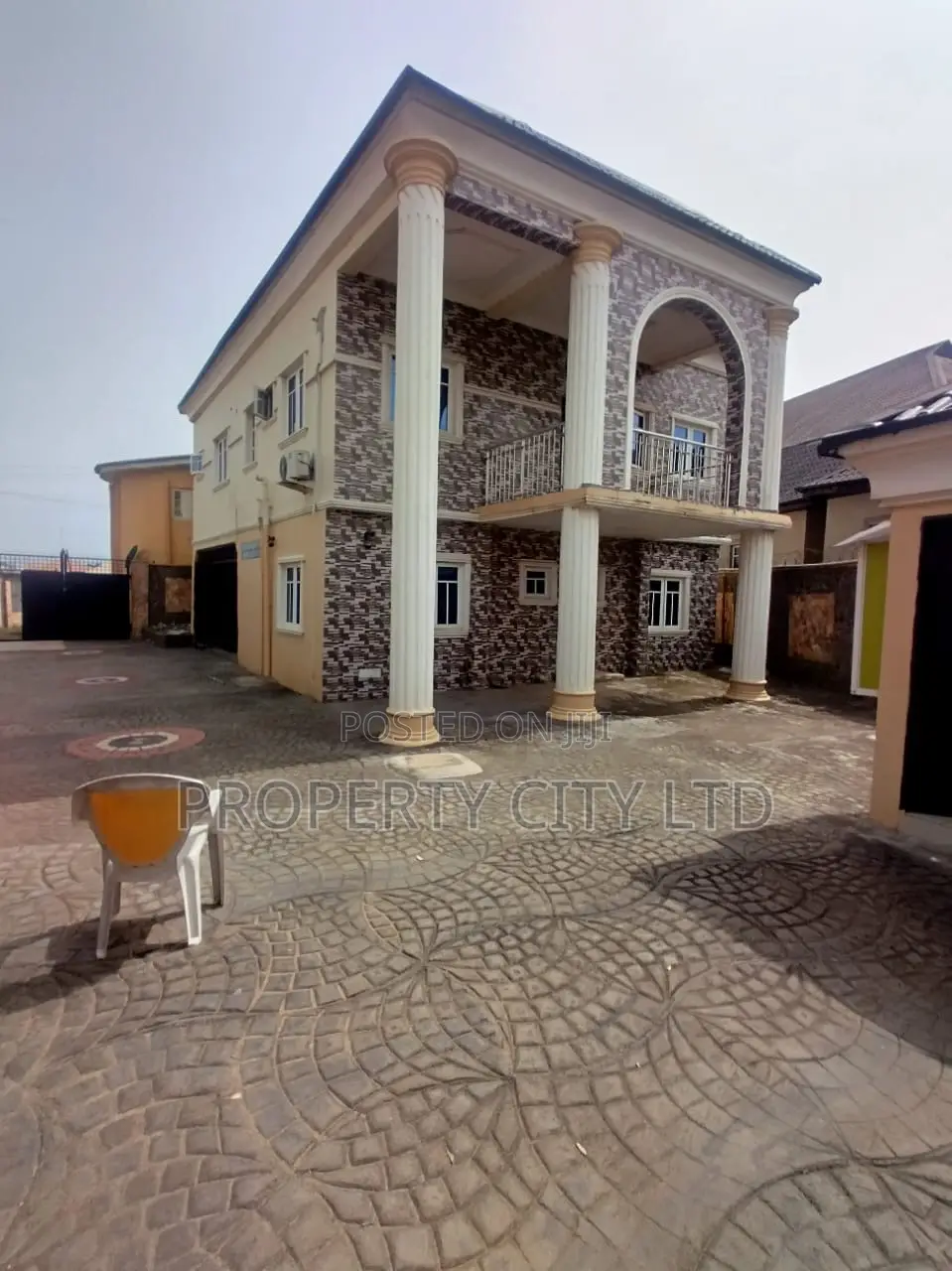 12bdrm Mansion in Alogba Estate And, Ibeshe / Ikorodu for sale
