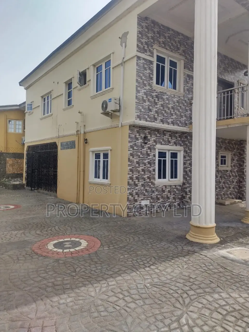12bdrm Mansion in Alogba Estate And, Ibeshe / Ikorodu for sale