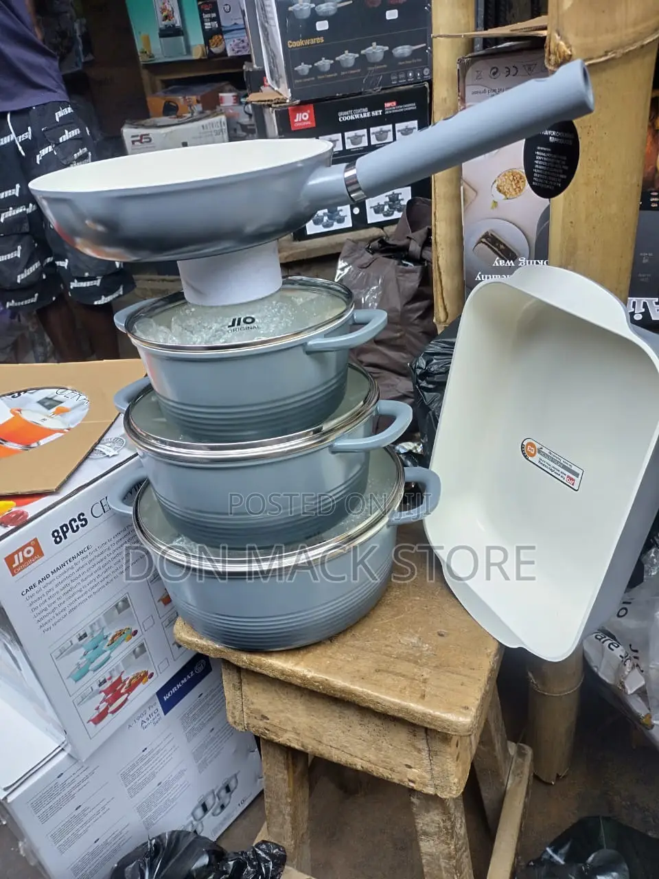 Set of Ceramic Pot With Sauce
