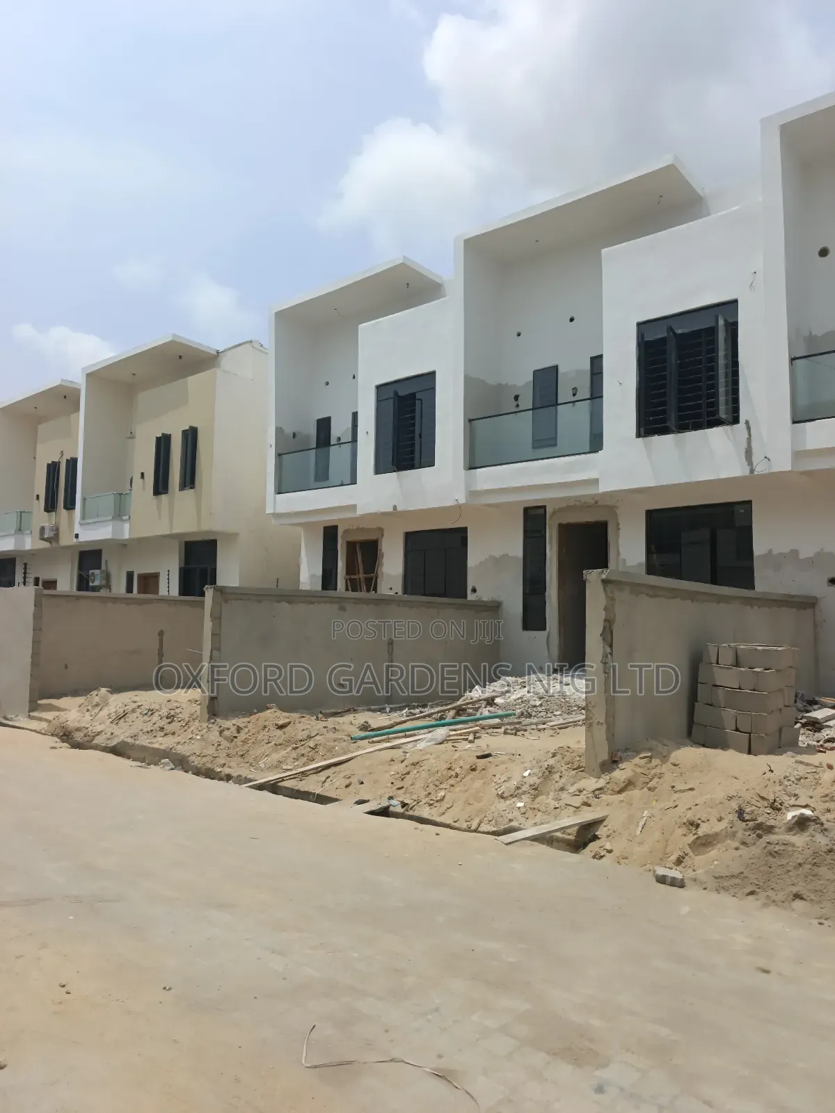 4bdrm Duplex in Ikota Gra Estate for sale