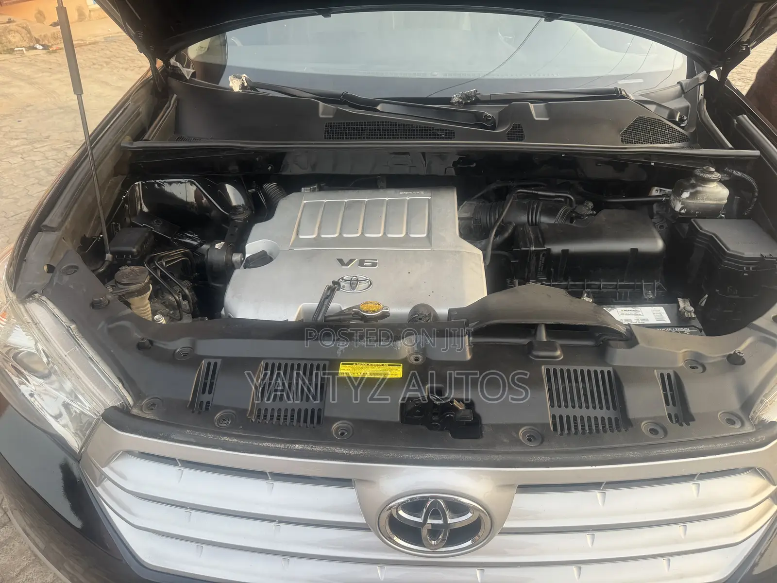 Toyota Highlander SE 2011 Black