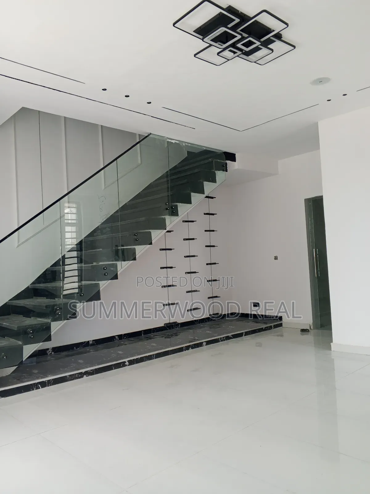 4bdrm Duplex in Lekki Phase 2 for sale