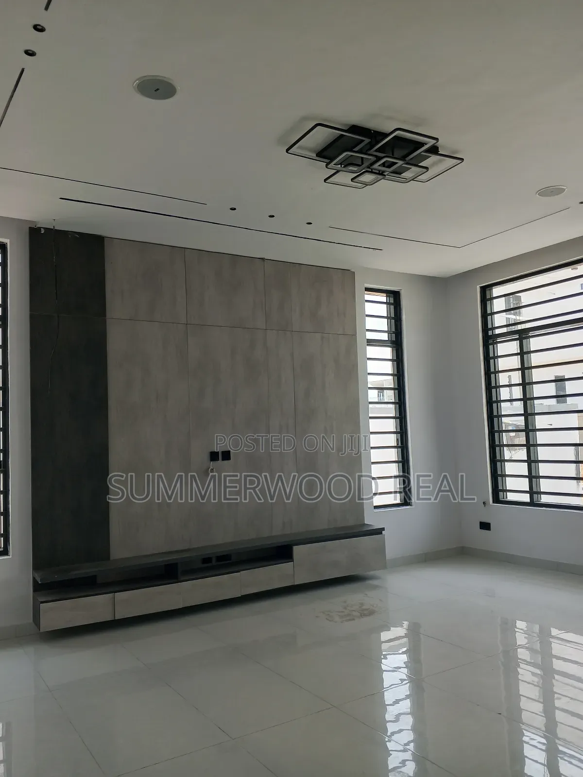4bdrm Duplex in Lekki Phase 2 for sale