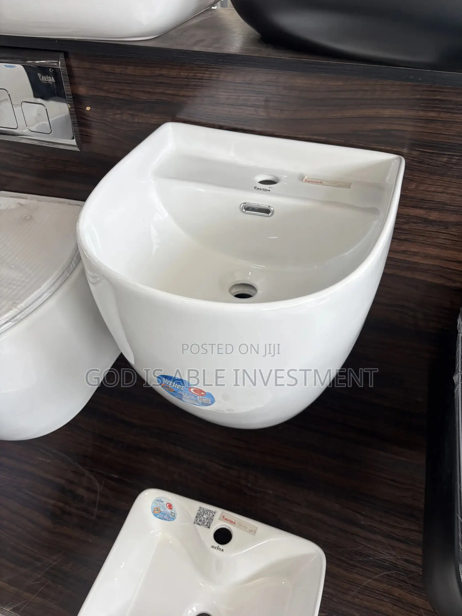 Lavida Wall Hung Basin