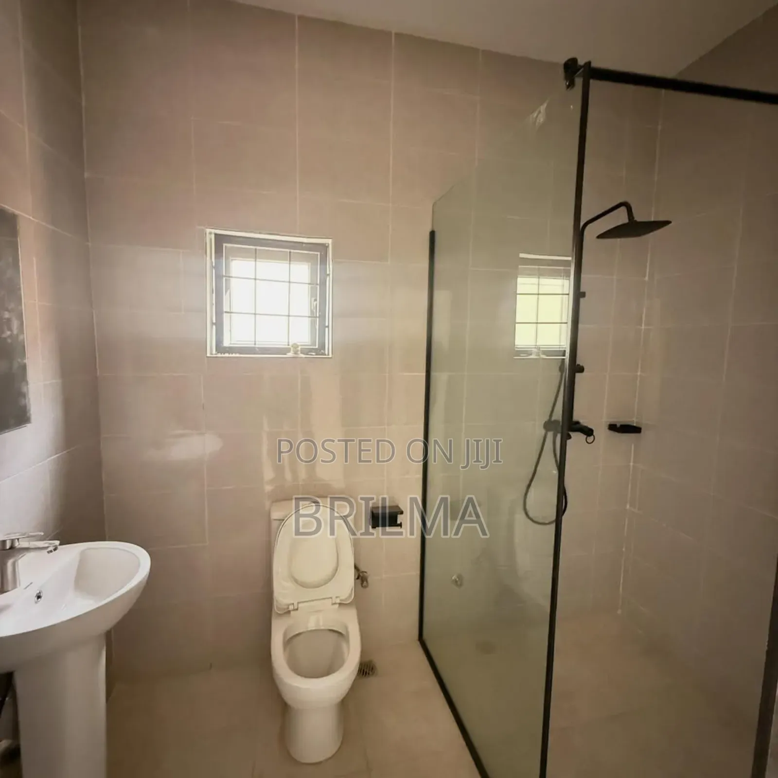4bdrm Duplex in Life Camp for sale
