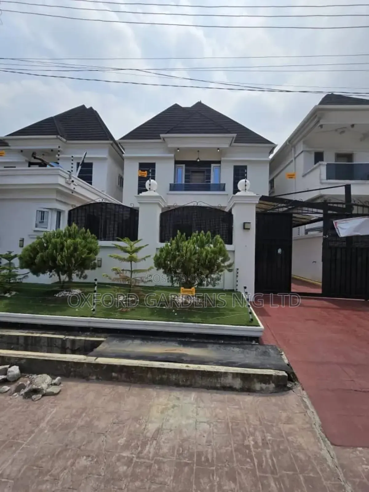 4bdrm Duplex in Bera Estate, Chevron for sale