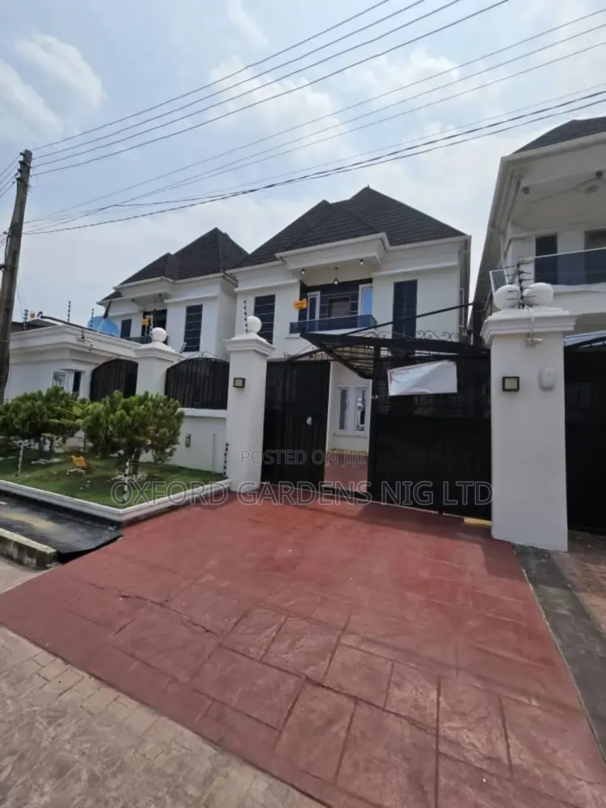 4bdrm Duplex in Bera Estate, Chevron for sale
