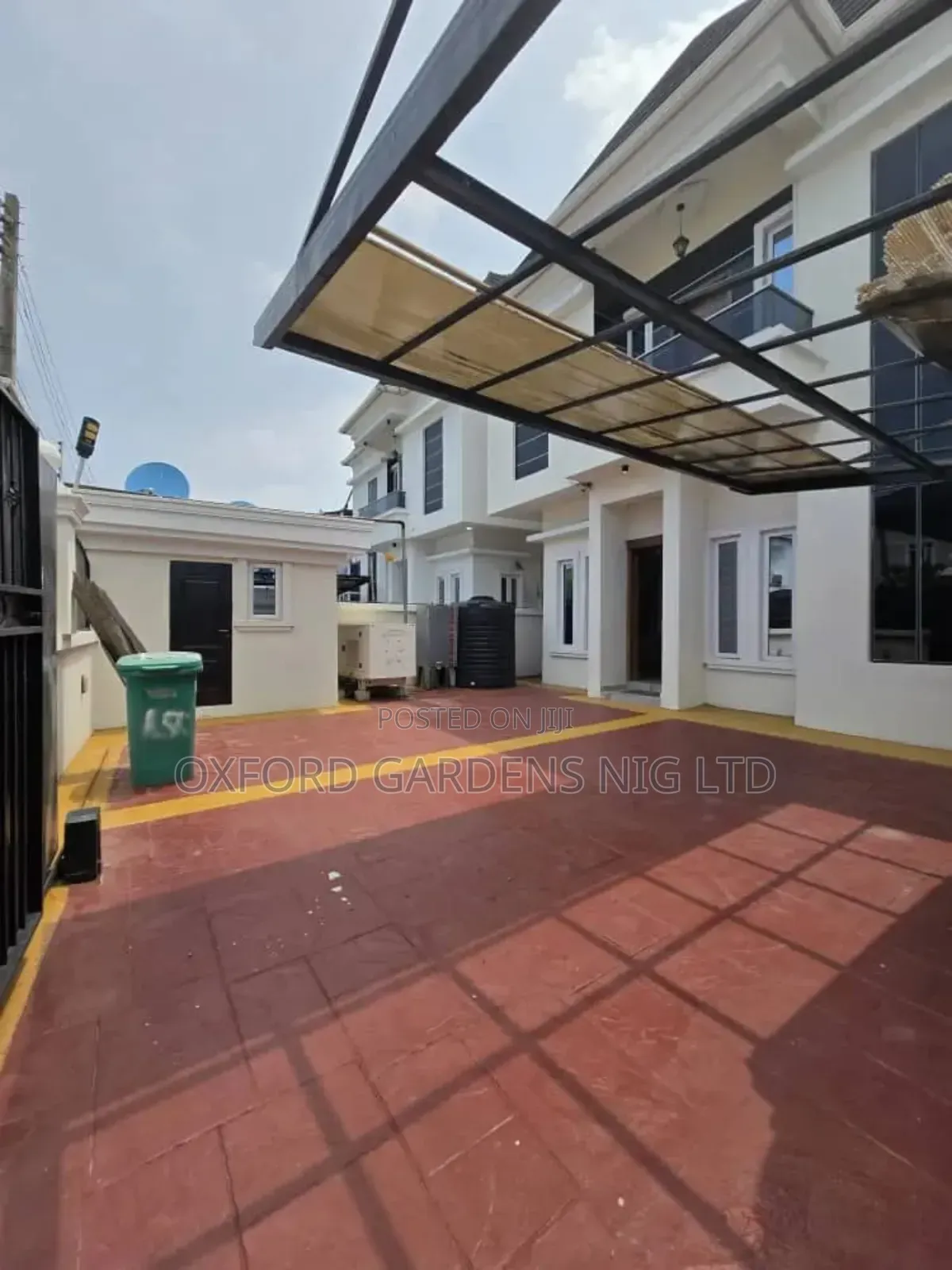 4bdrm Duplex in Bera Estate, Chevron for sale