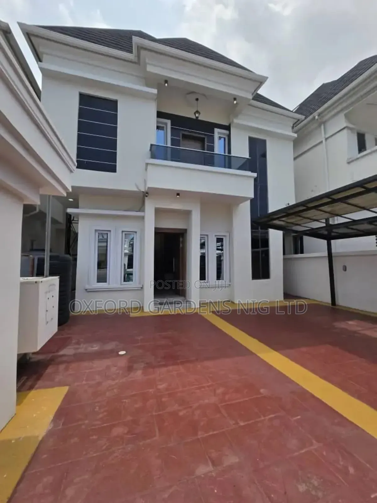4bdrm Duplex in Bera Estate, Chevron for sale