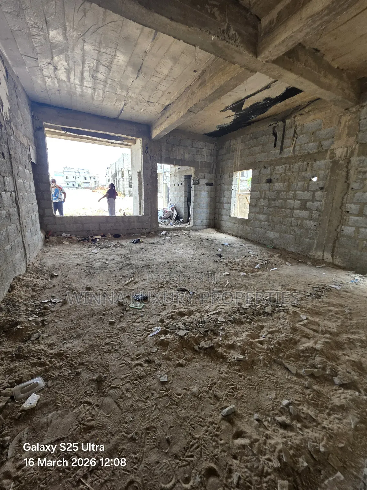 6bdrm Duplex in Aiben, Lugbe District for sale