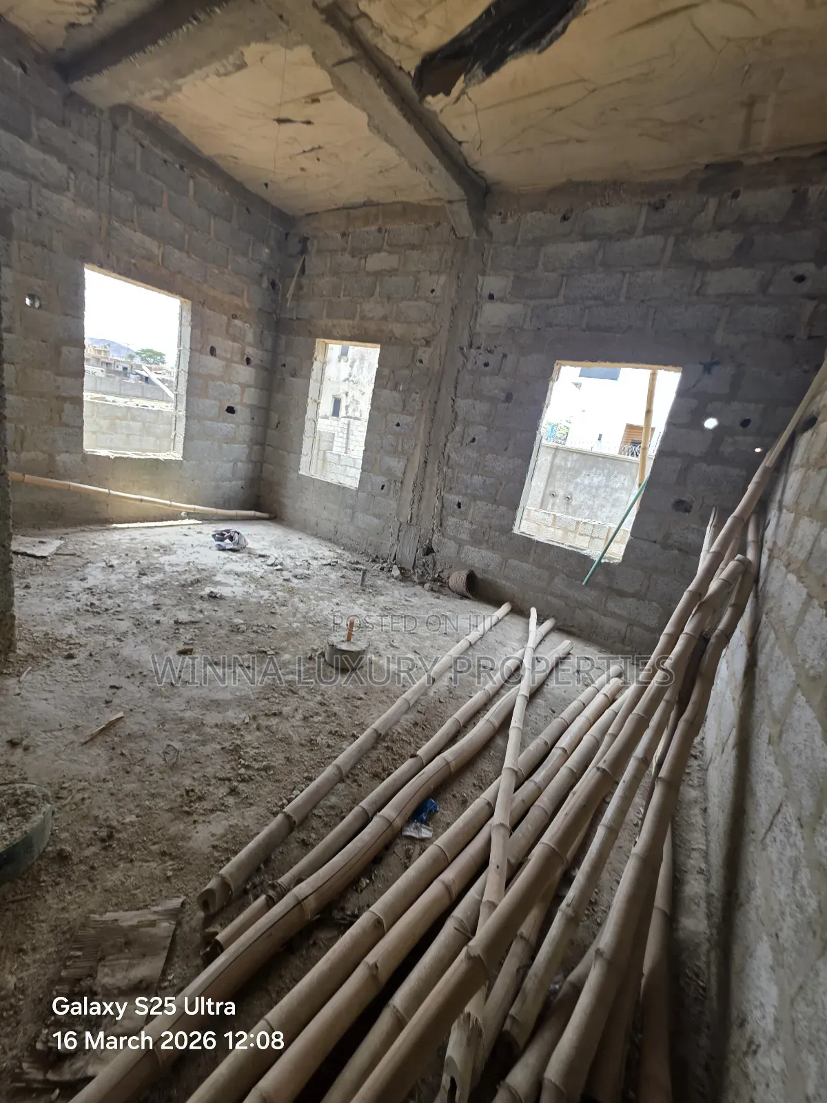 6bdrm Duplex in Aiben, Lugbe District for sale
