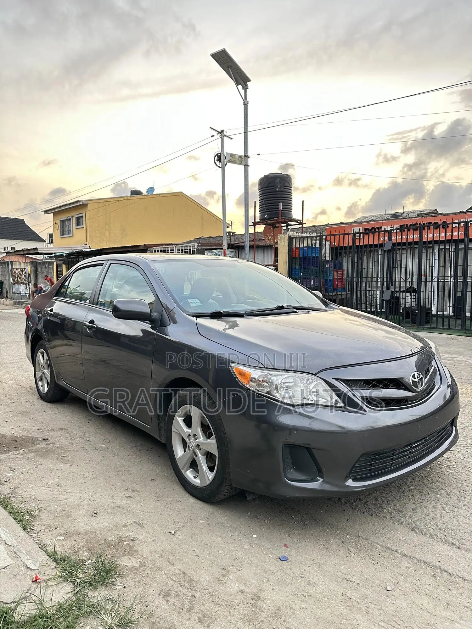 Toyota Corolla LE 4dr Sedan (1.8L 4cyl 4A) 2012 Gray