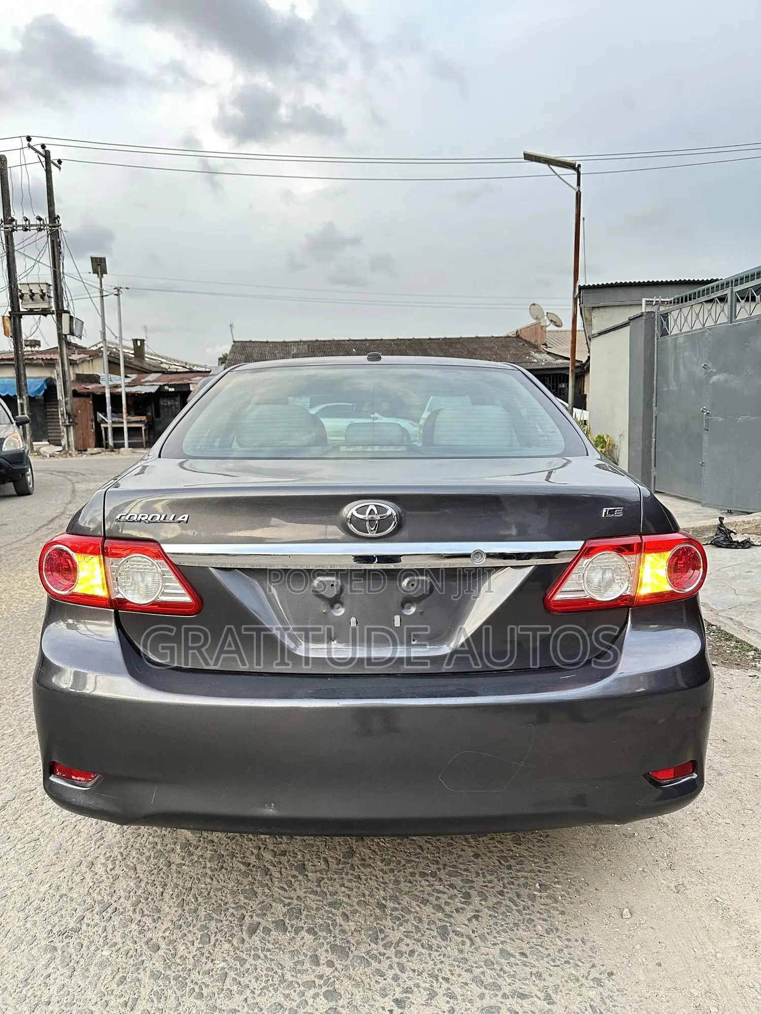 Toyota Corolla LE 4dr Sedan (1.8L 4cyl 4A) 2012 Gray