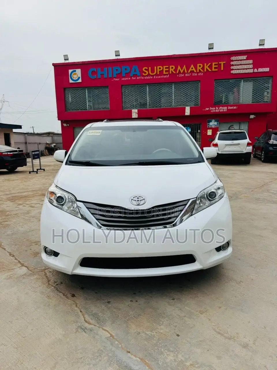 Toyota Sienna XLE FWD 8-Passenger 2013 White