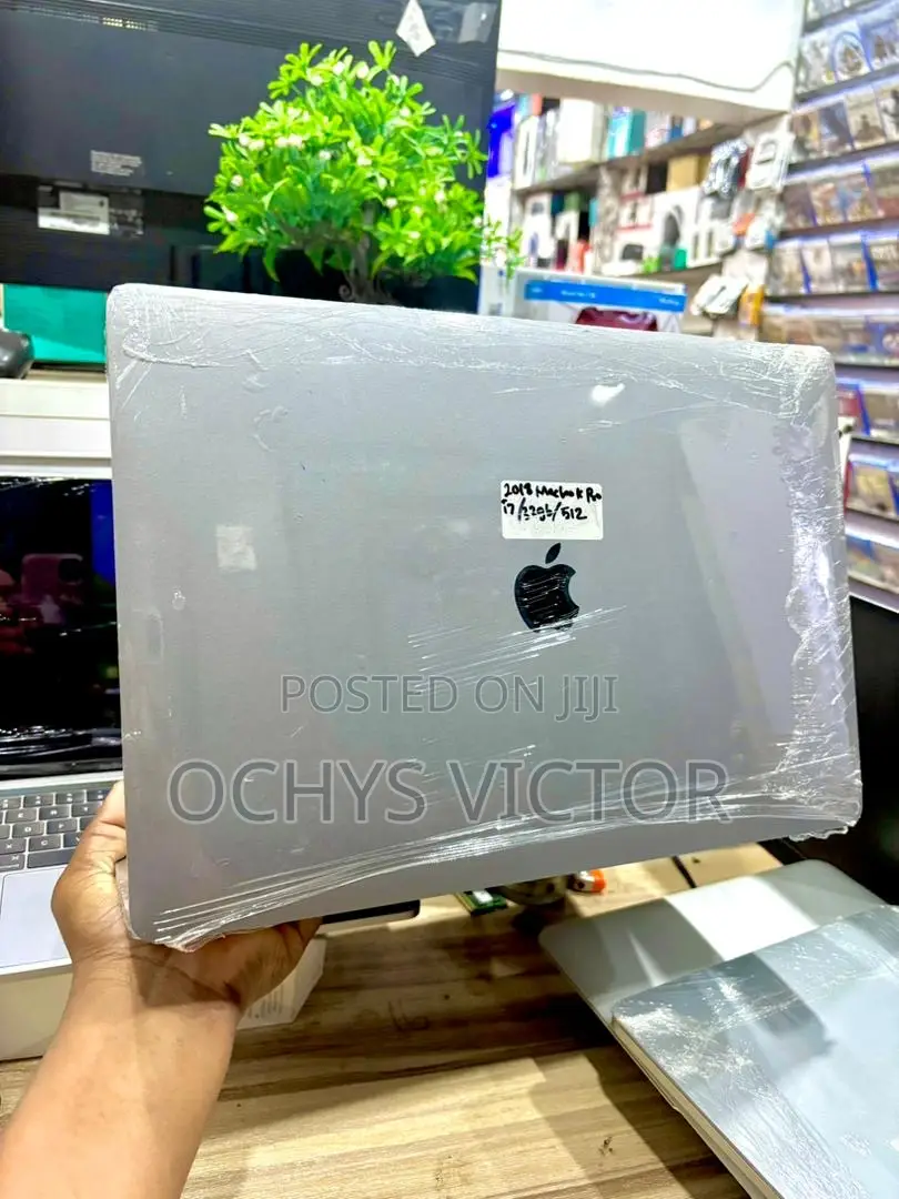 Laptop Apple MacBook Pro 2018 32GB Intel Core i7 SSD 32GB