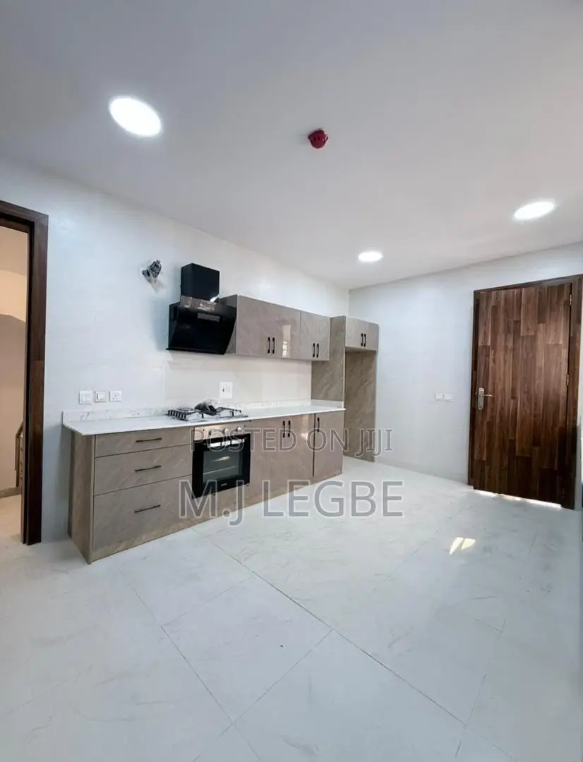 4bdrm Duplex in Chevron, Lekki for rent