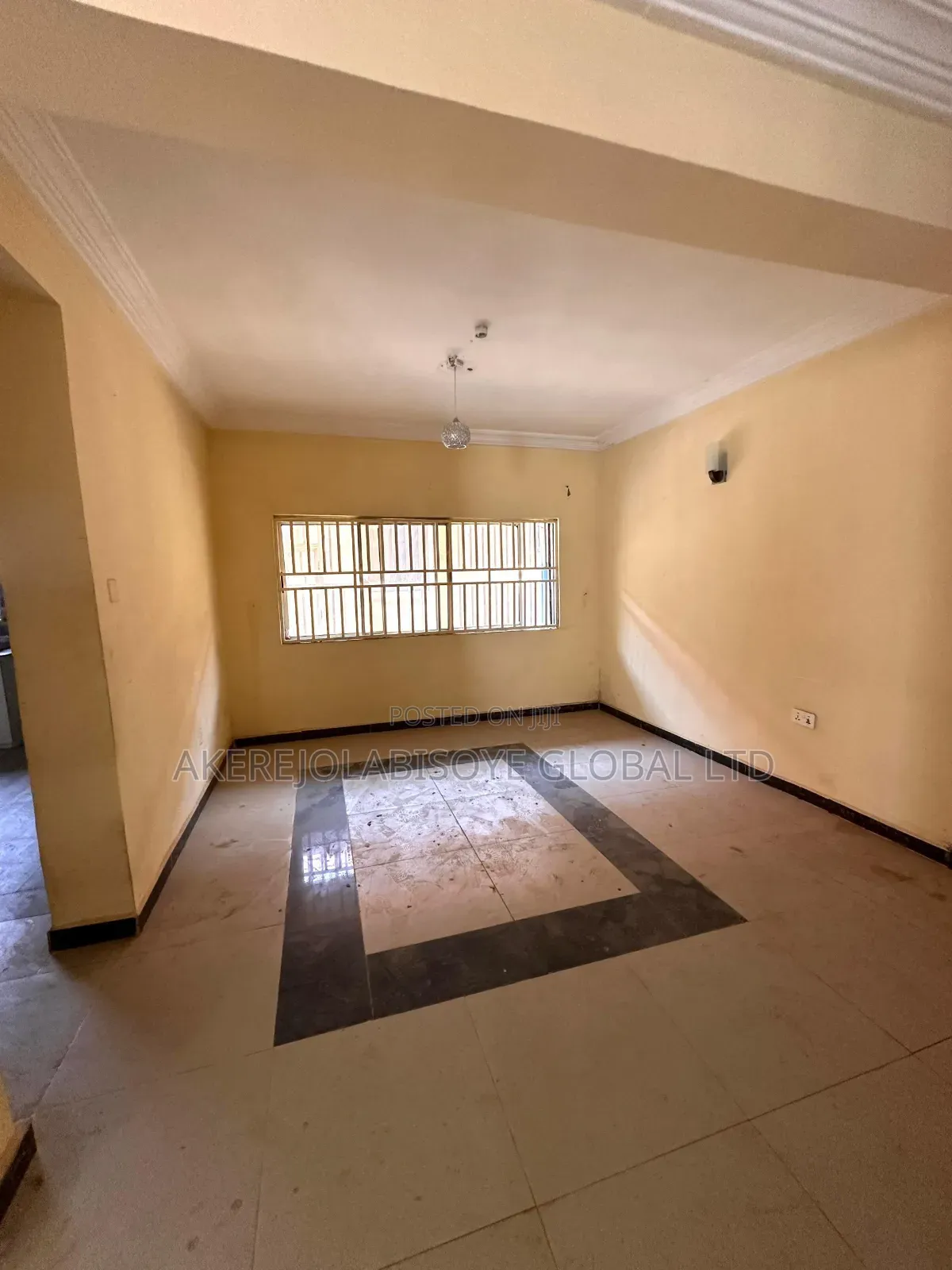 3bdrm Apartment in Gwarinpa Main, Life Camp for rent