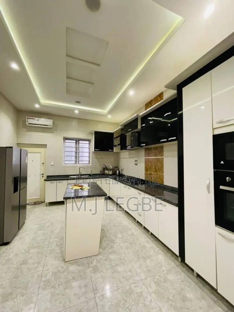 Furnished 5bdrm Duplex in Ologolo, Lekki for sale