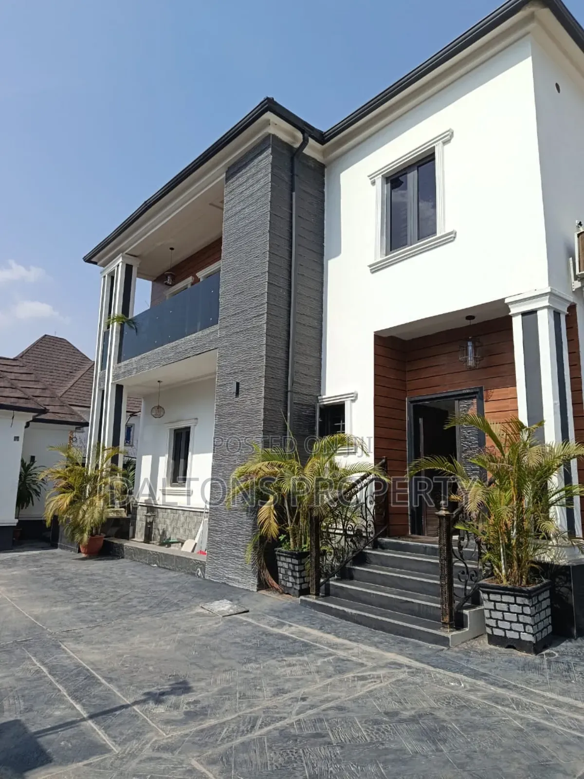 4bdrm Duplex in Sally Homes, Sabon Lugbe for sale