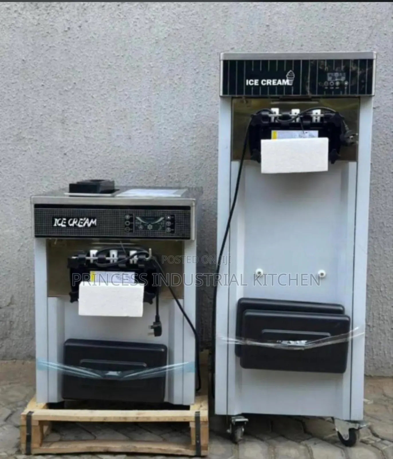 Ice Cream Machine Standing/Te